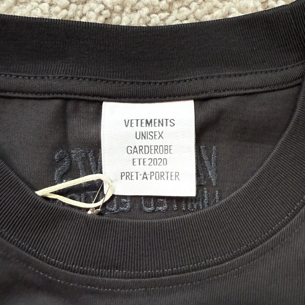 Vetements Black Limited Edition Men’s Medium T-Shirt Think Differently - Picture 5 of 5